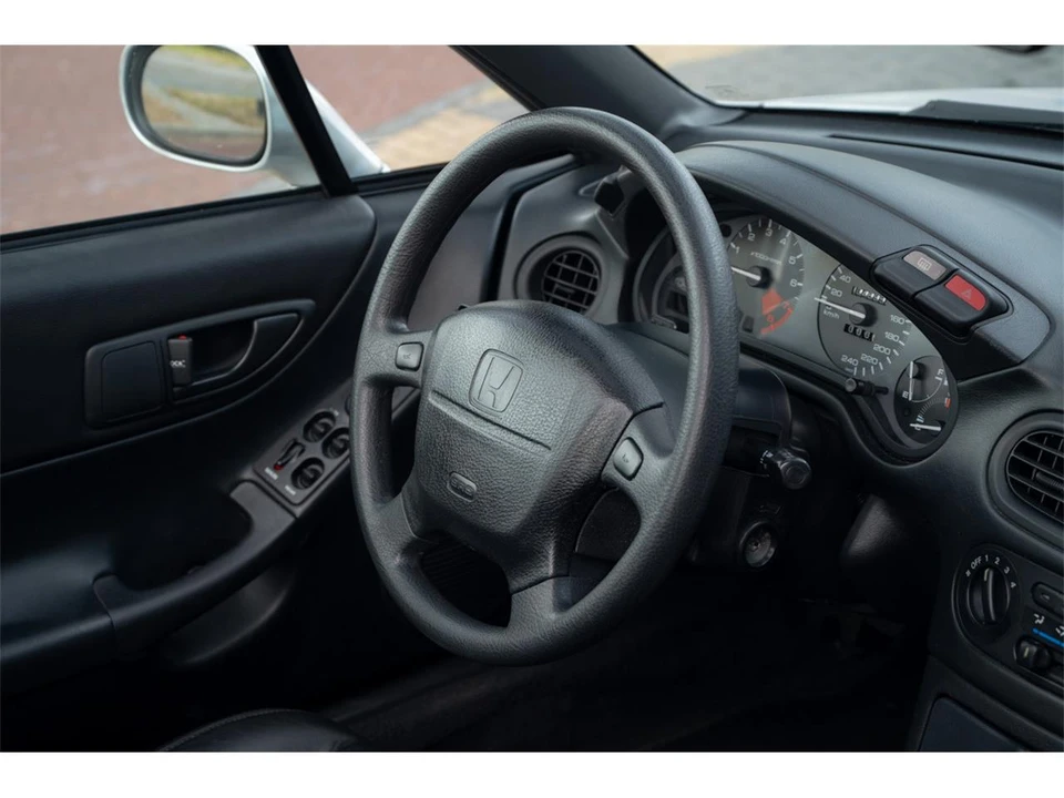 1997 Honda CR-X - Image 8 of 11