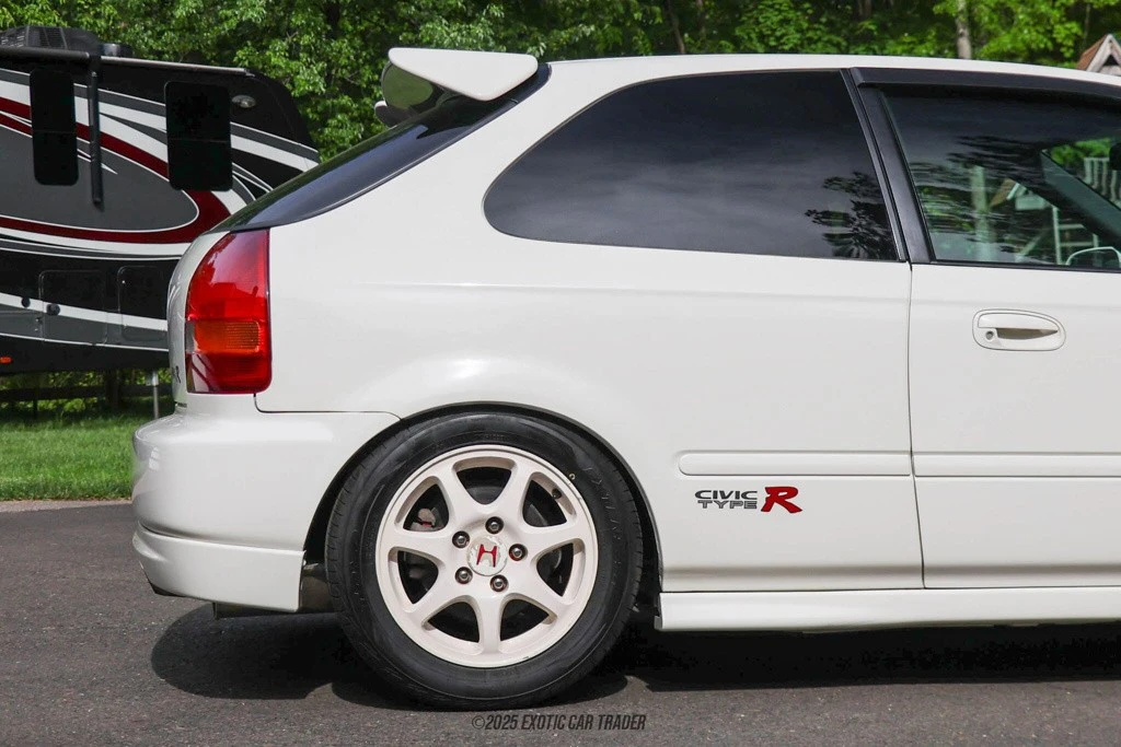 1997 Honda EK9 Civic Type R - Image 10 of 12