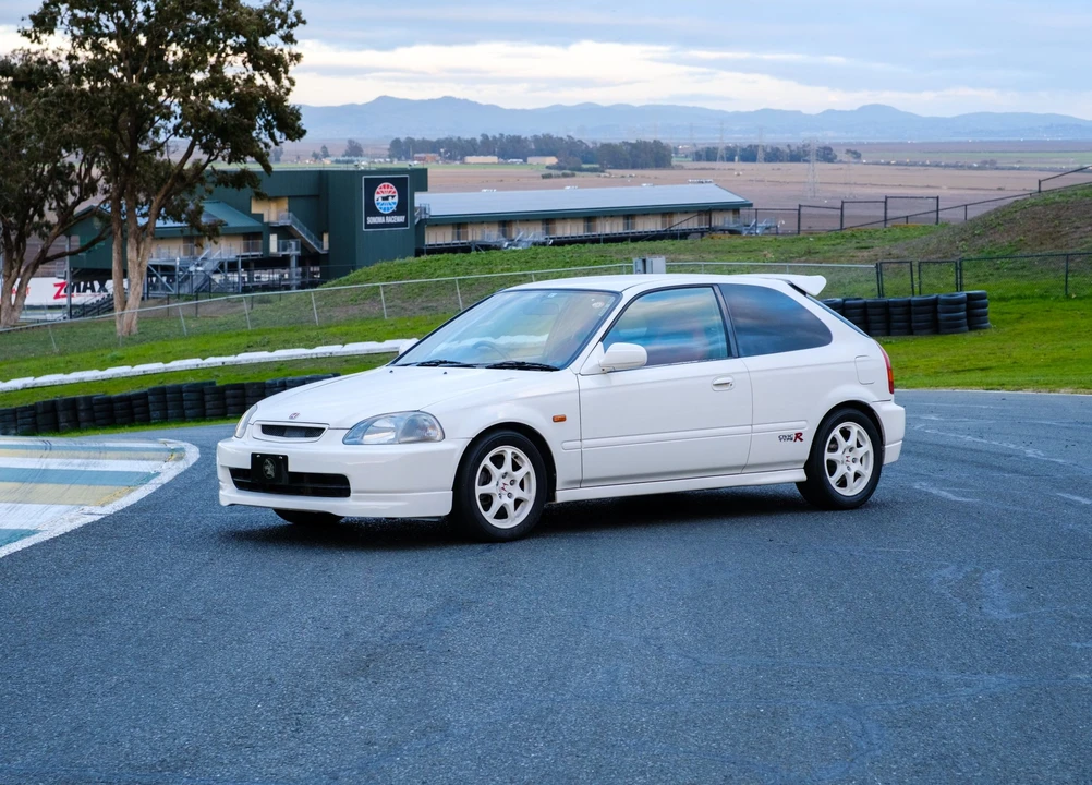 1997 Honda EK9 Civic Type R - Image 2 of 31