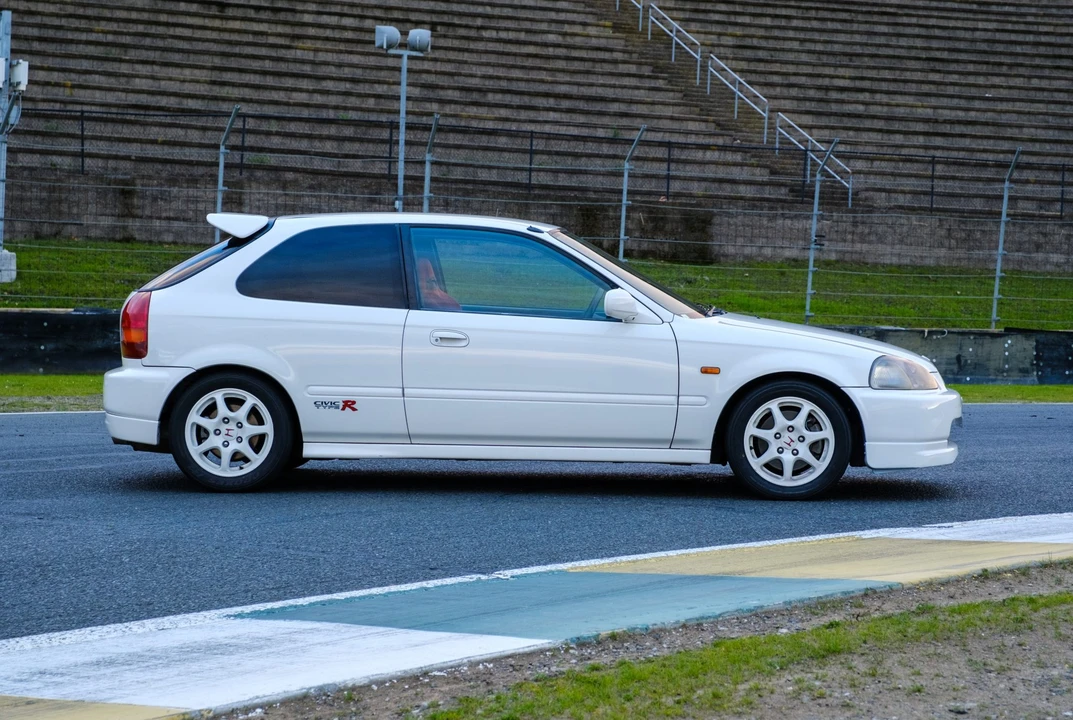 1997 Honda EK9 Civic Type R - Image 12 of 31