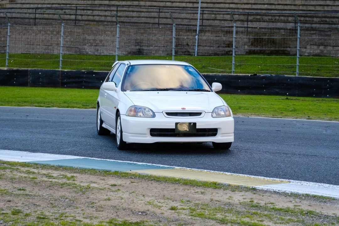 1997 Honda EK9 Civic Type R - Image 15 of 31