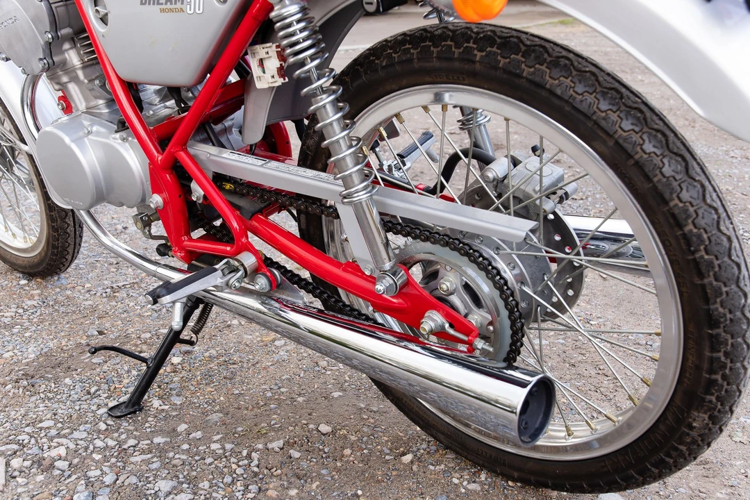 1997 Honda CB50R - Image 3 of 9