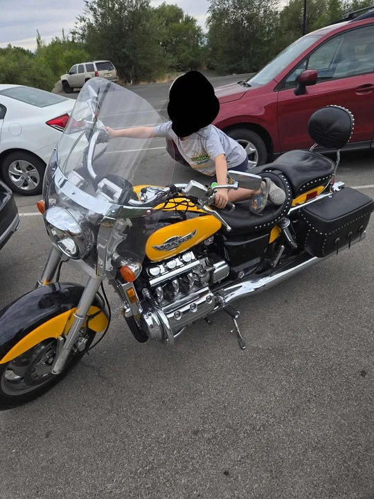 1997 Honda Gold Wing - Image 2 of 7