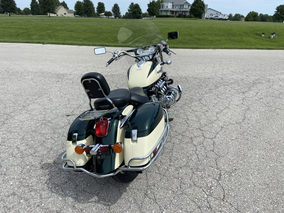 1997 Honda Gold Wing - Image 11 of 31