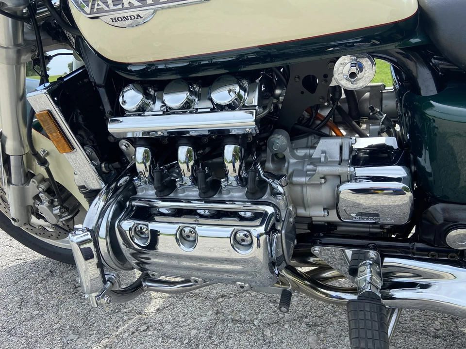 1997 Honda Gold Wing - Image 28 of 31