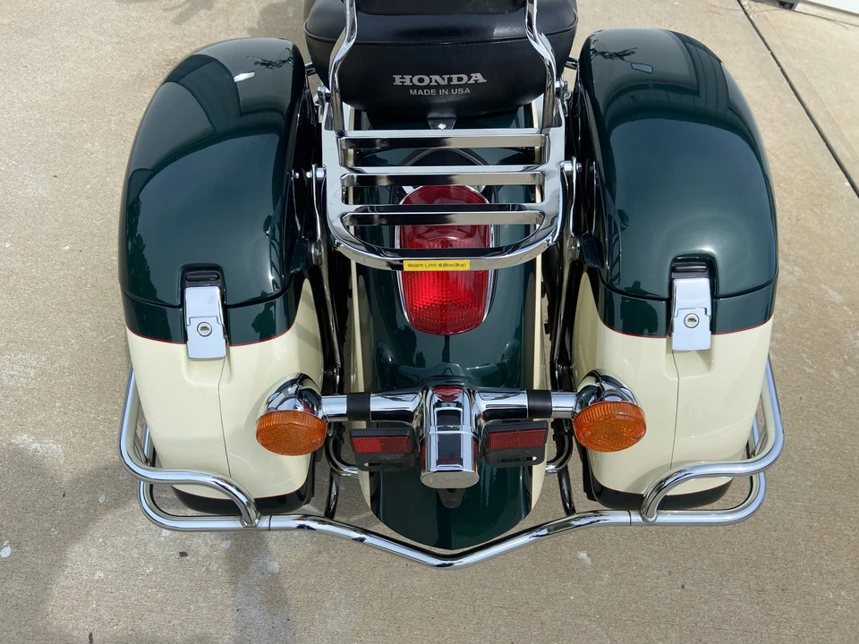1997 Honda Gold Wing - Image 25 of 31