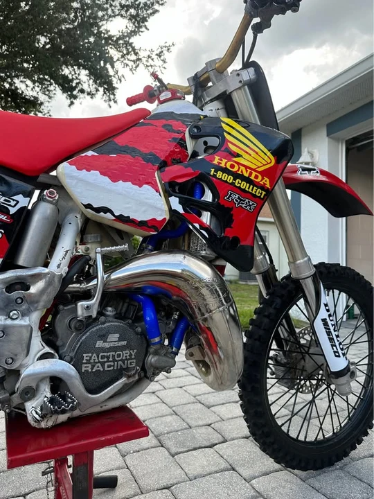 1997 Honda CR - Image 5 of 10