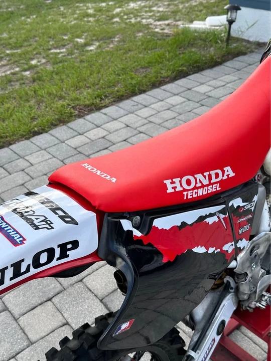 1997 Honda CR - Image 8 of 10