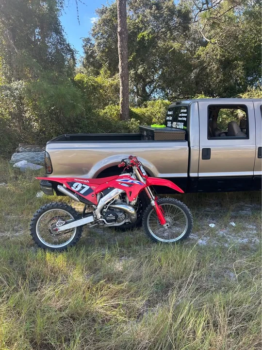 1997 Honda CR - Image 2 of 2