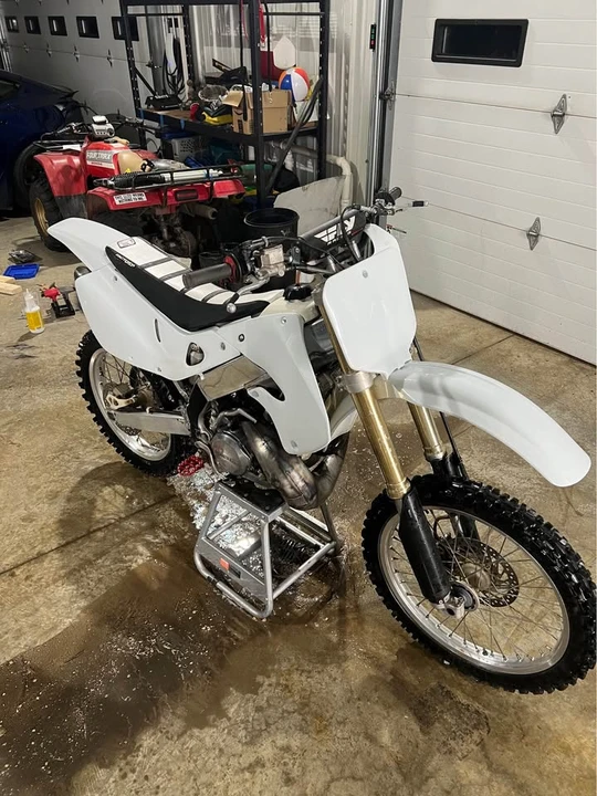 1997 Honda CR - Image 4 of 11