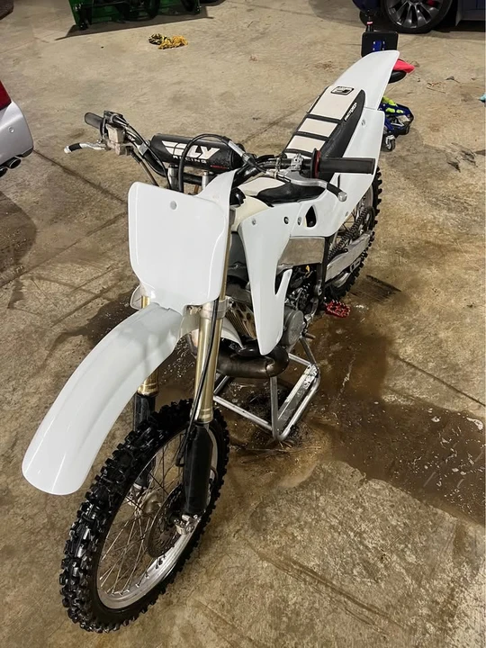 1997 Honda CR - Image 3 of 11