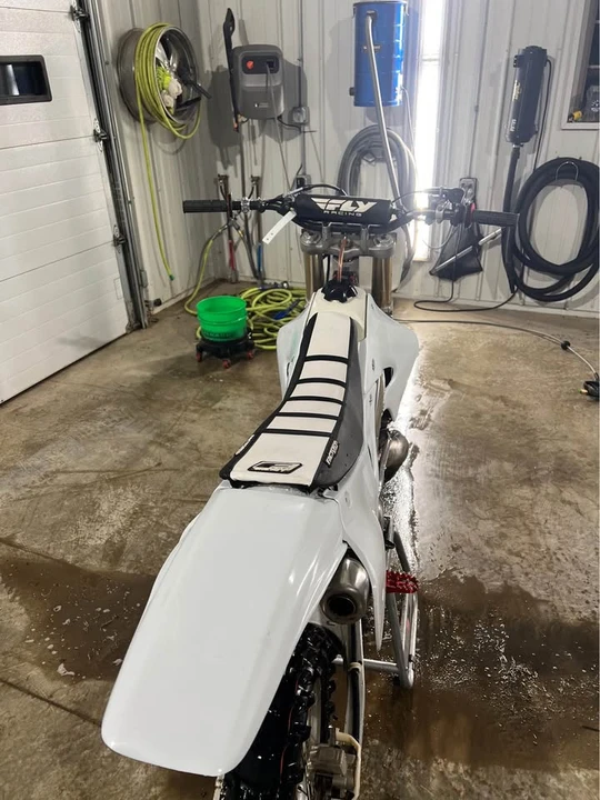 1997 Honda CR - Image 8 of 11