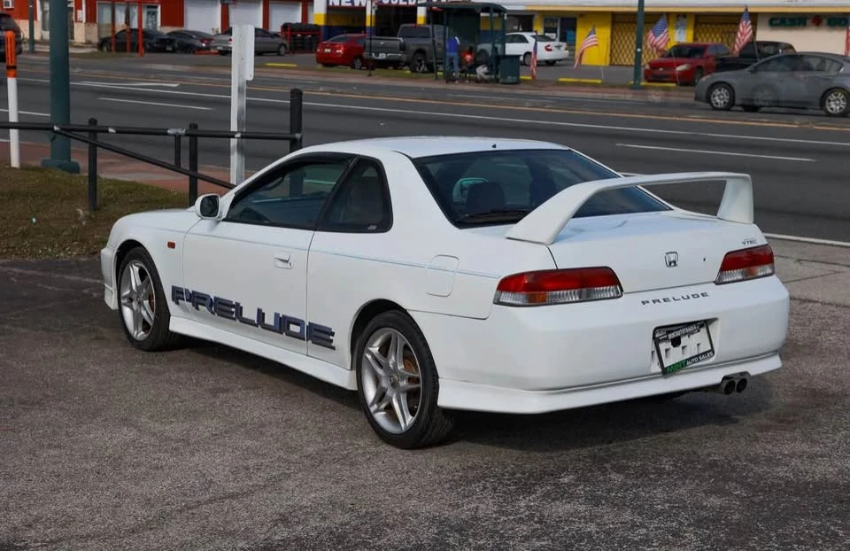 1997 Honda Prelude 5th Gen - Image 9 of 19