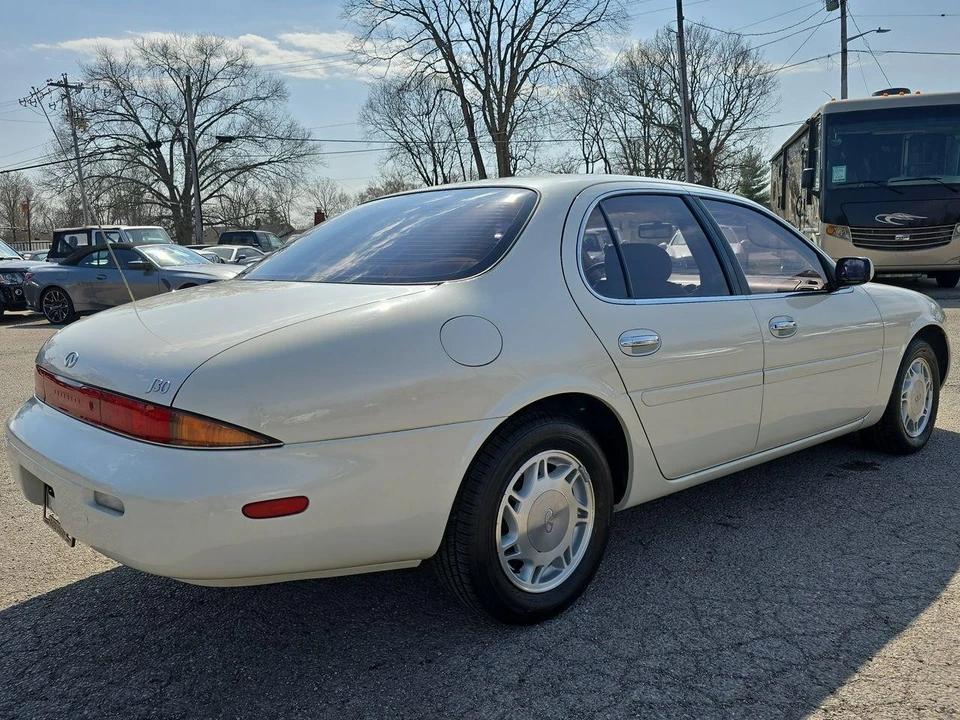 1997 Infiniti J30 - Image 2 of 31