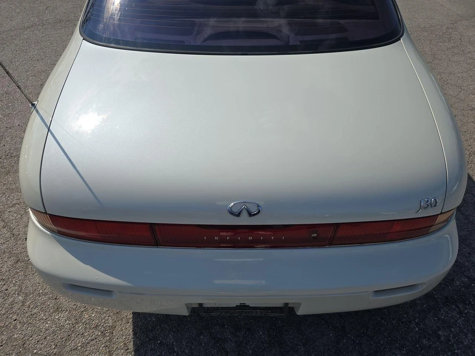 1997 Infiniti J30 - Image 29 of 31