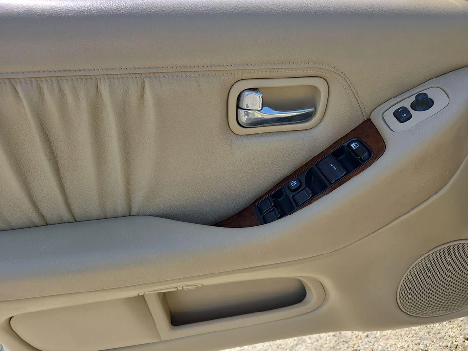1997 Infiniti J30 - Image 5 of 31