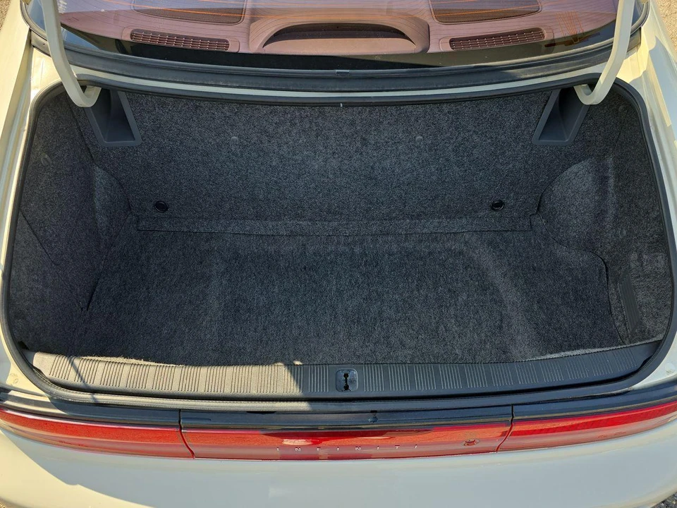 1997 Infiniti J30 - Image 15 of 21