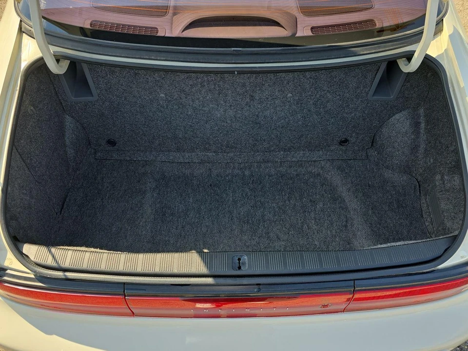 1997 Infiniti J30 - Image 15 of 31