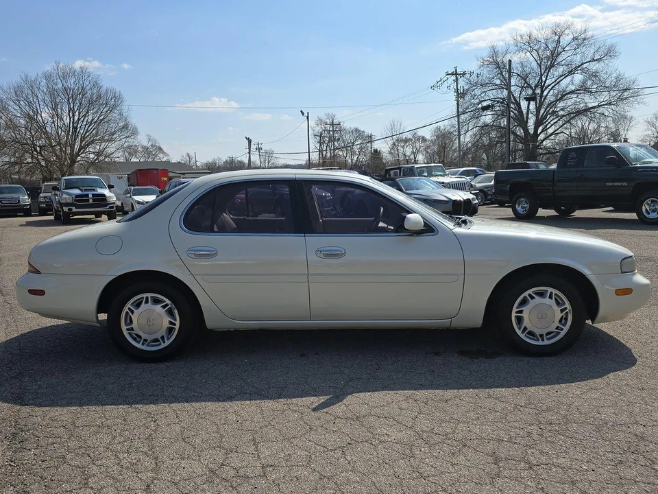 1997 Infiniti J30 - Image 21 of 31