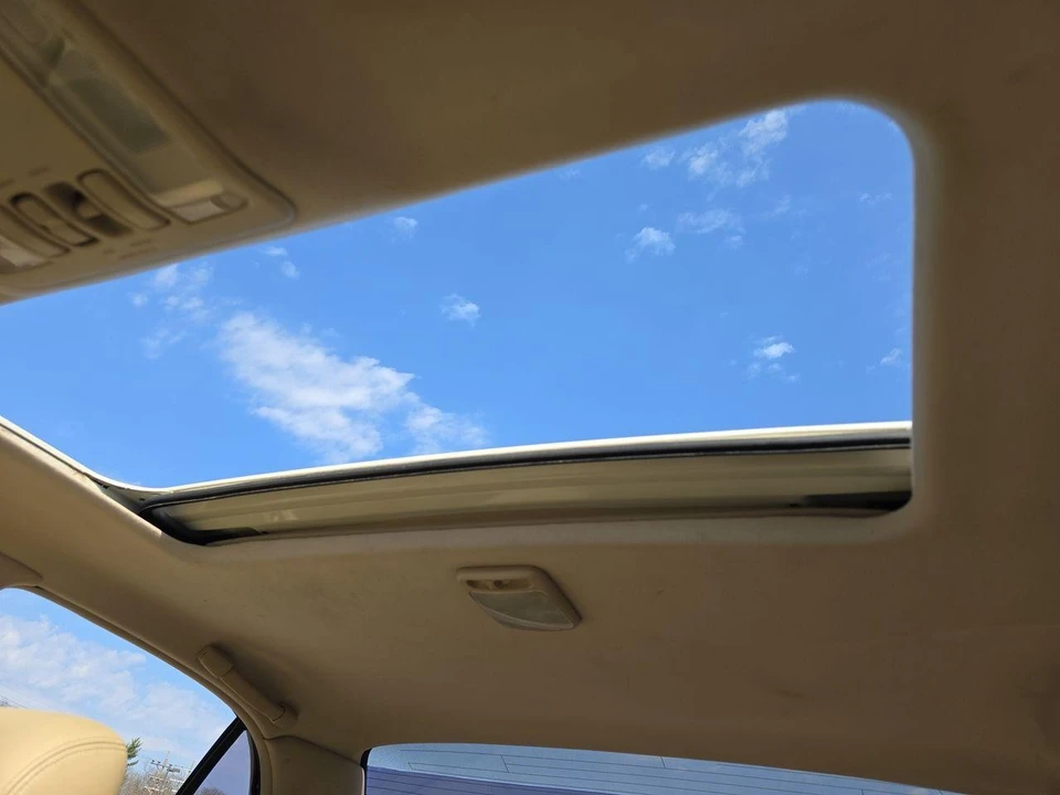 1997 Infiniti J30 - Image 27 of 31