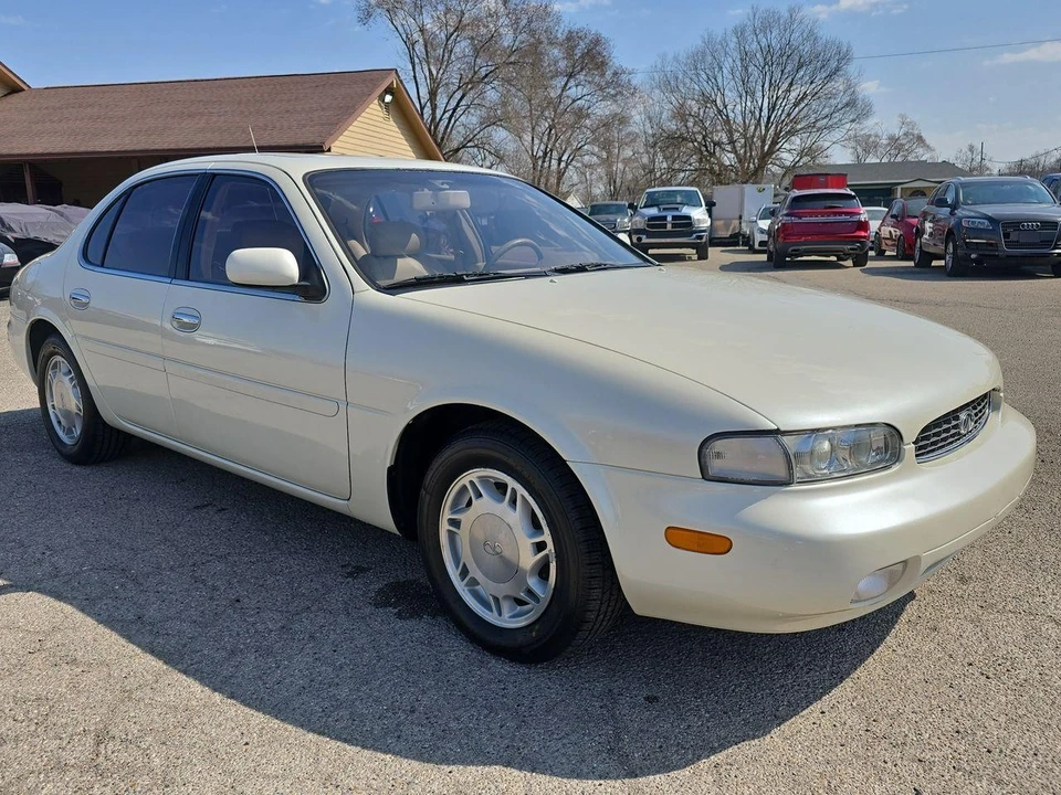 1997 Infiniti J30 - Image 18 of 31