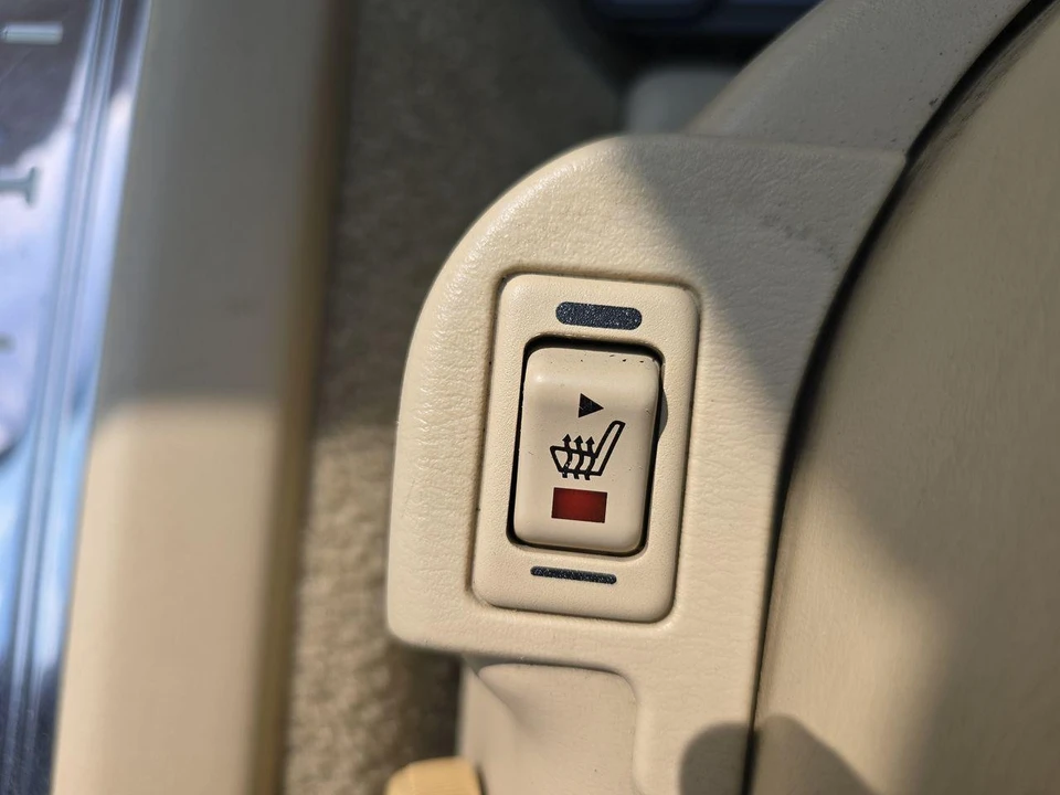 1997 Infiniti J30 - Image 25 of 31