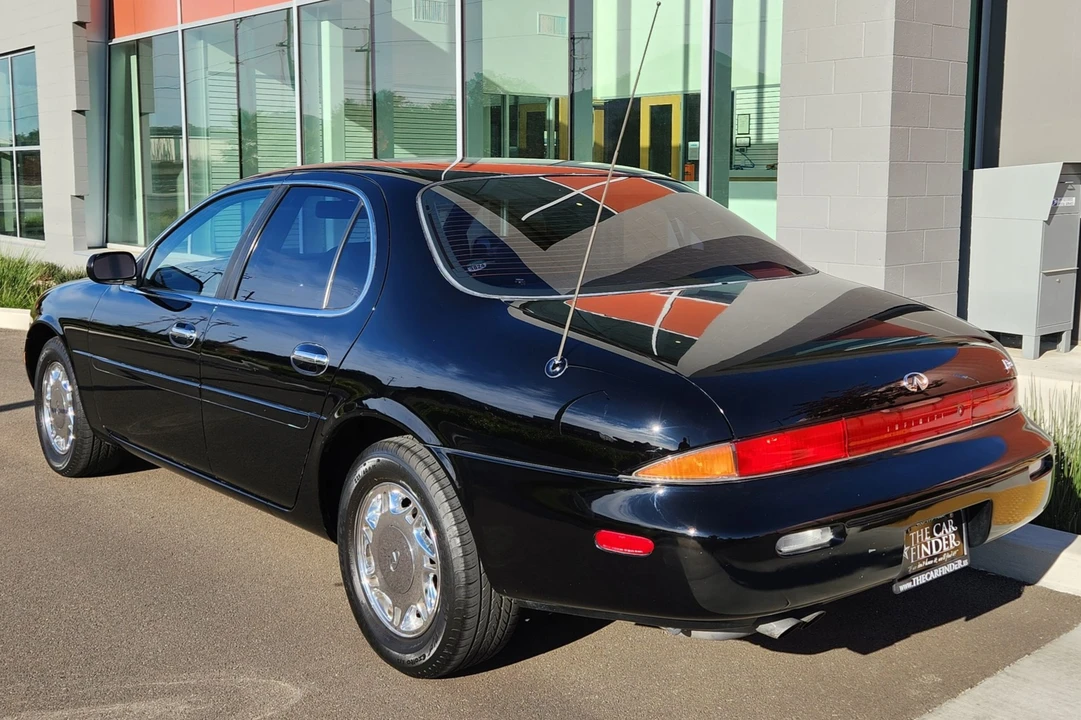 1997 Infiniti J30 - Image 24 of 31