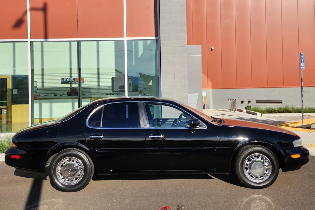 1997 Infiniti J30 - Image 16 of 31