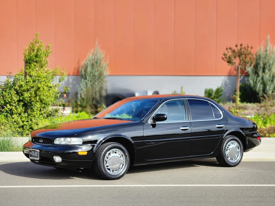 1997 Infiniti J30 - Image 2 of 31