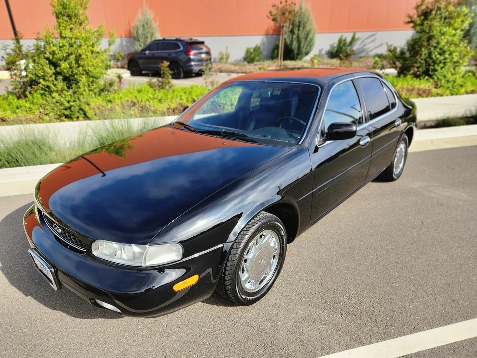 1997 Infiniti J30 - Image 8 of 31