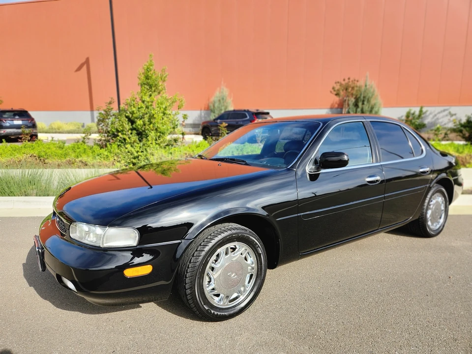 1997 Infiniti J30 - Image 4 of 31