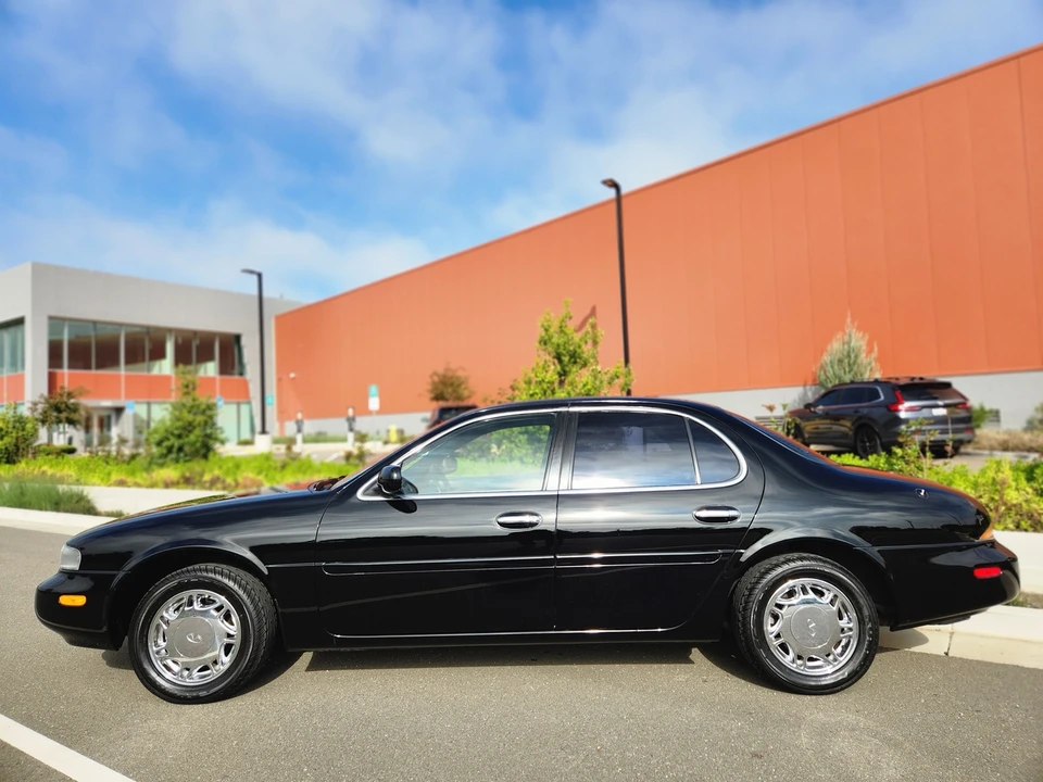 1997 Infiniti J30 - Image 26 of 31