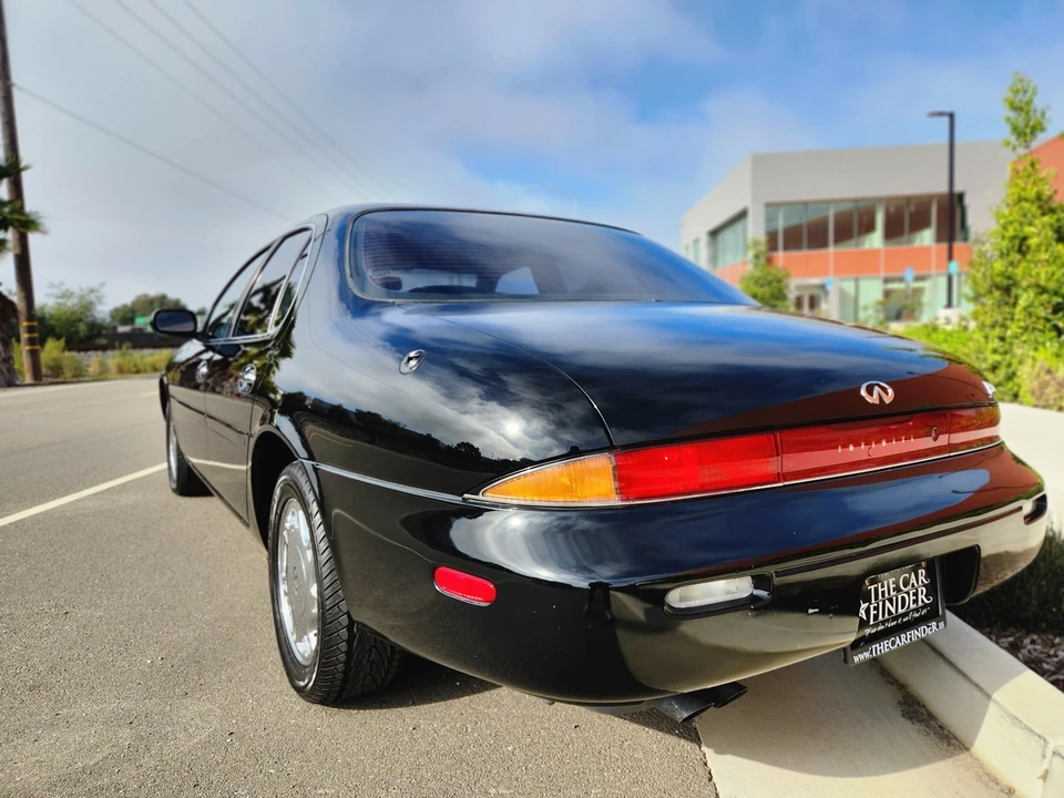 1997 Infiniti J30 - Image 22 of 31