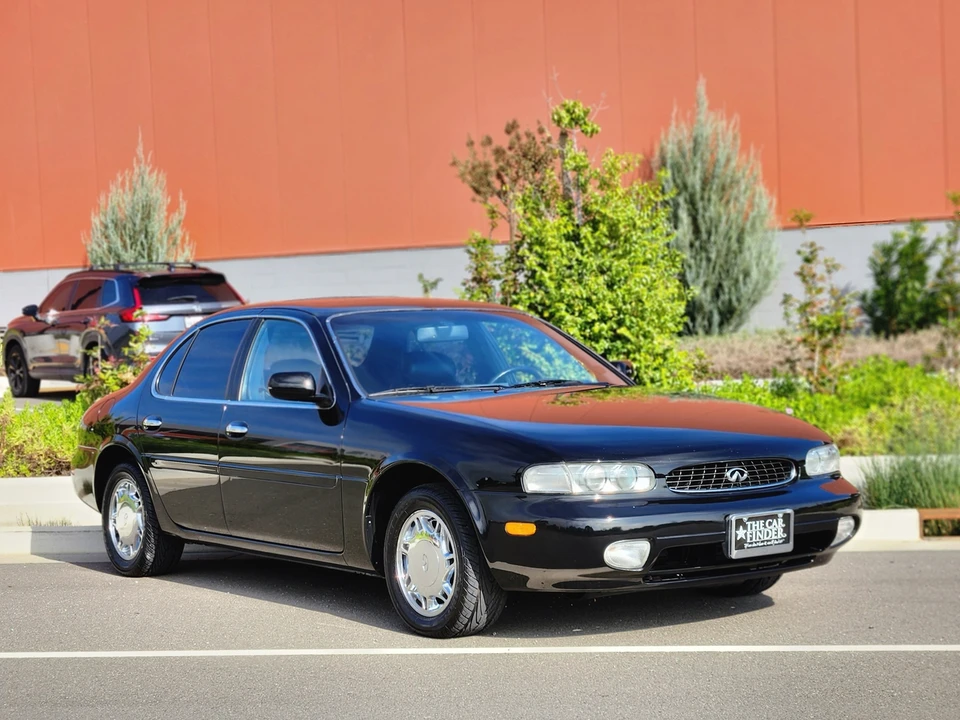 1997 Infiniti J30 - Image 11 of 31