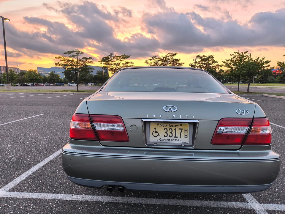 1997 Infiniti Q45 2nd Gen - Image 11 of 31