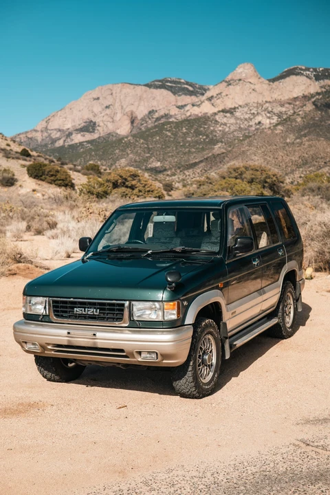 1997 Isuzu Trooper - Image 10 of 31