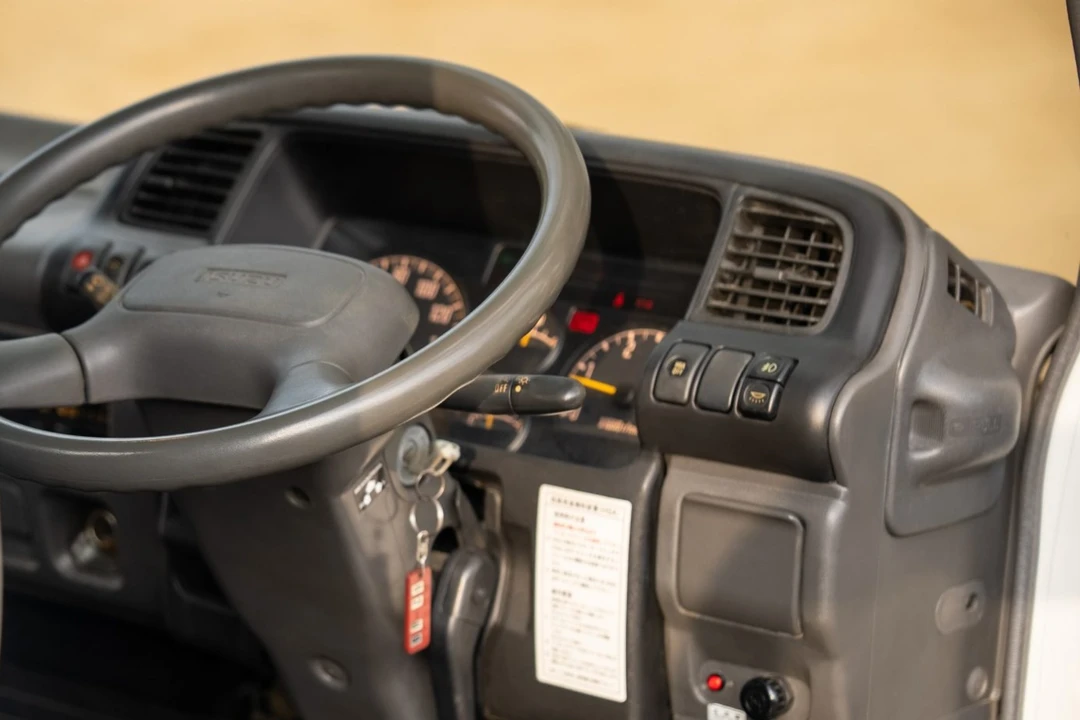 1997 Isuzu Elf - Image 28 of 31
