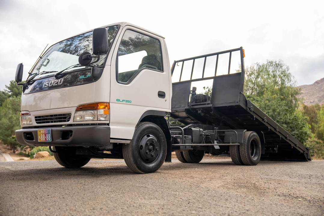 1997 Isuzu Elf - Image 2 of 31