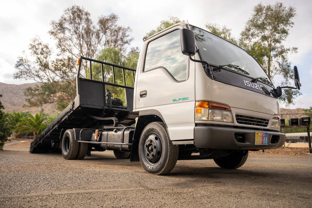 1997 Isuzu Elf - Image 10 of 31