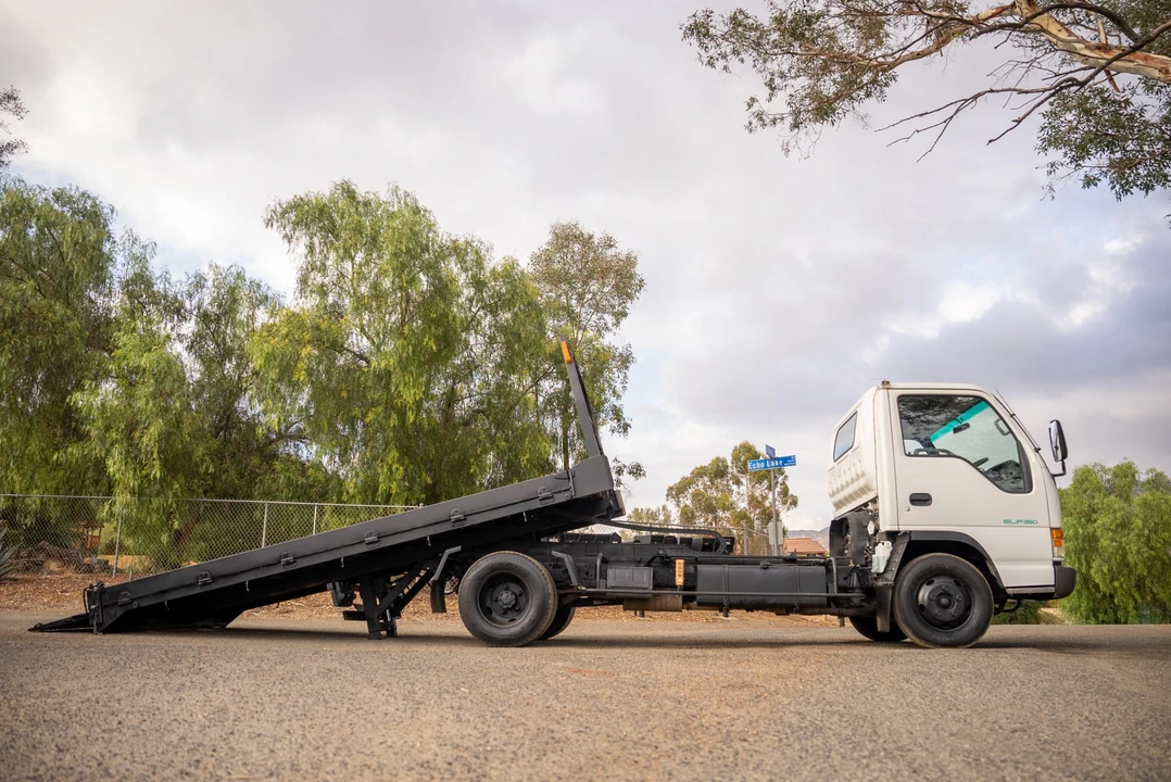 1997 Isuzu Elf - Image 11 of 31
