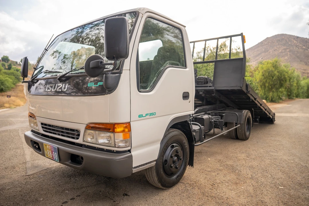 1997 Isuzu Elf - Image 3 of 31
