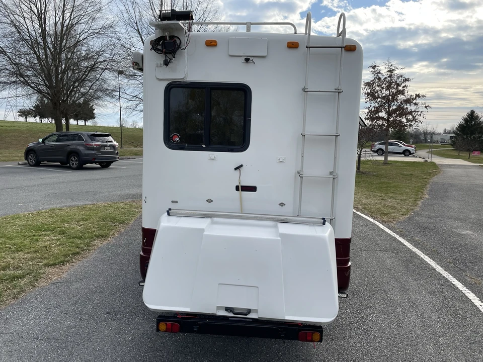 1997 Isuzu Elf - Image 26 of 31