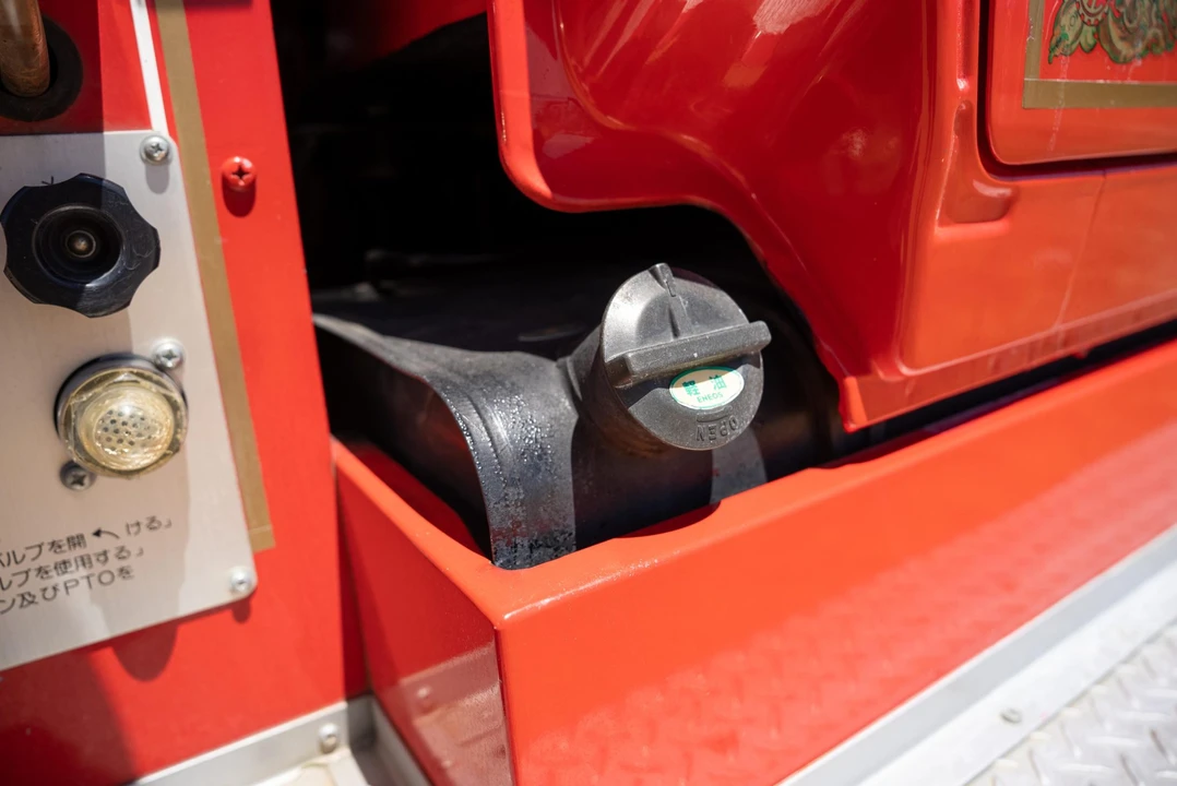 1997 Isuzu Elf - Image 31 of 31