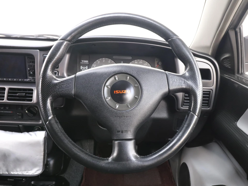 1997 Isuzu VehiCROSS - Image 30 of 31