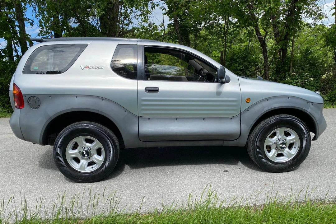 1997 Isuzu VehiCROSS - Image 3 of 31