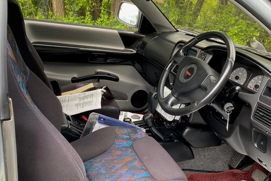 1997 Isuzu VehiCROSS - Image 23 of 31