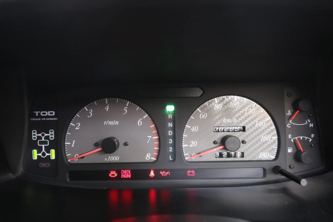 1997 Isuzu VehiCROSS - Image 26 of 31