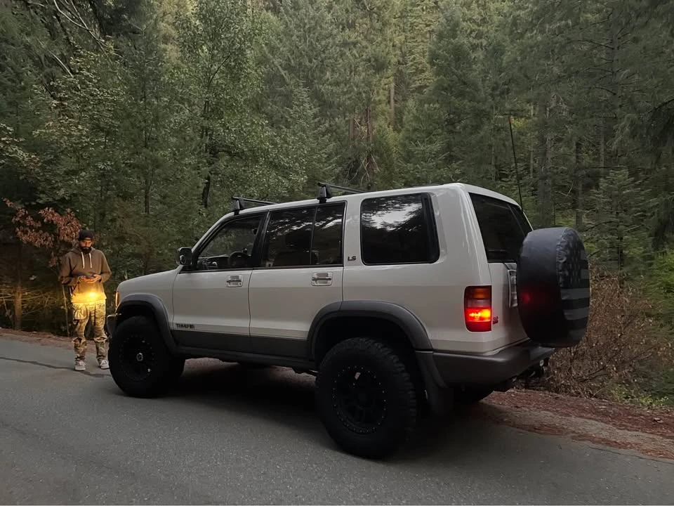 1997 Isuzu Trooper - Image 3 of 15