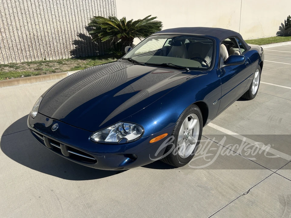 1997 Jaguar X100 XK8 - Image 10 of 31