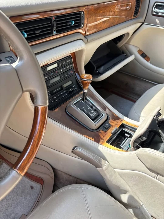 1997 Jaguar X300 XJ - Image 6 of 10